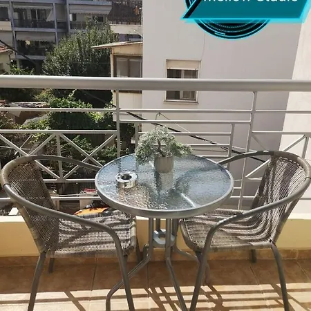 Apartment Mellow Studio In City Volos